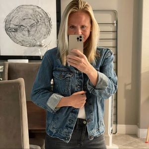 Levi’s Trucker Denim Jean Jacket - Medium